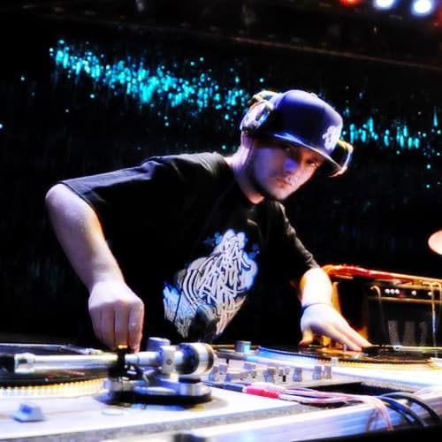 dj avana